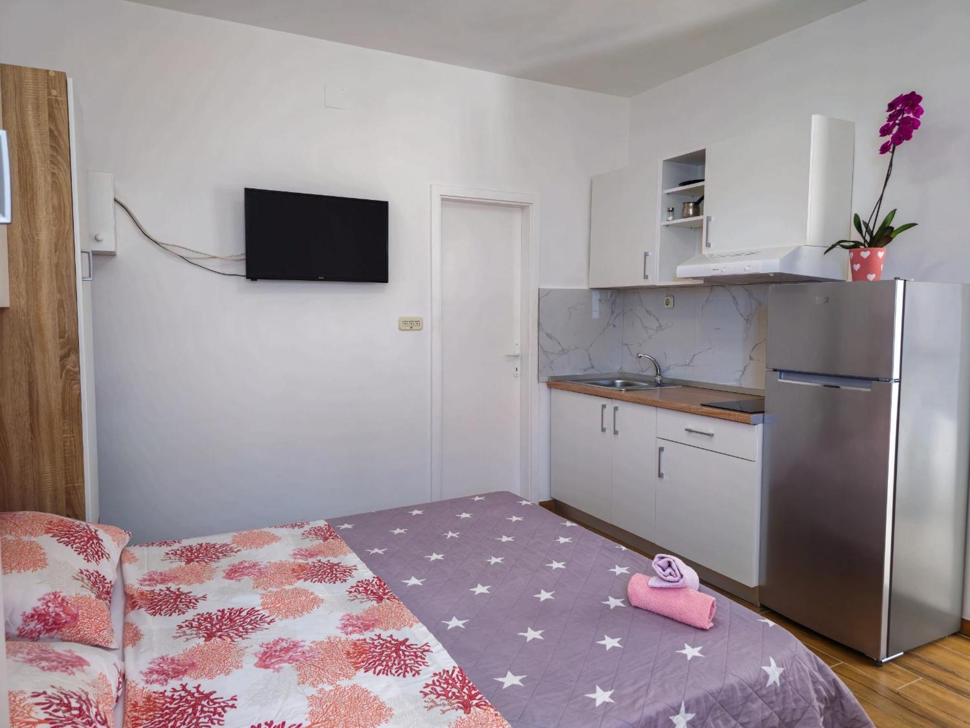 Apartments Neda Omiš Rom bilde