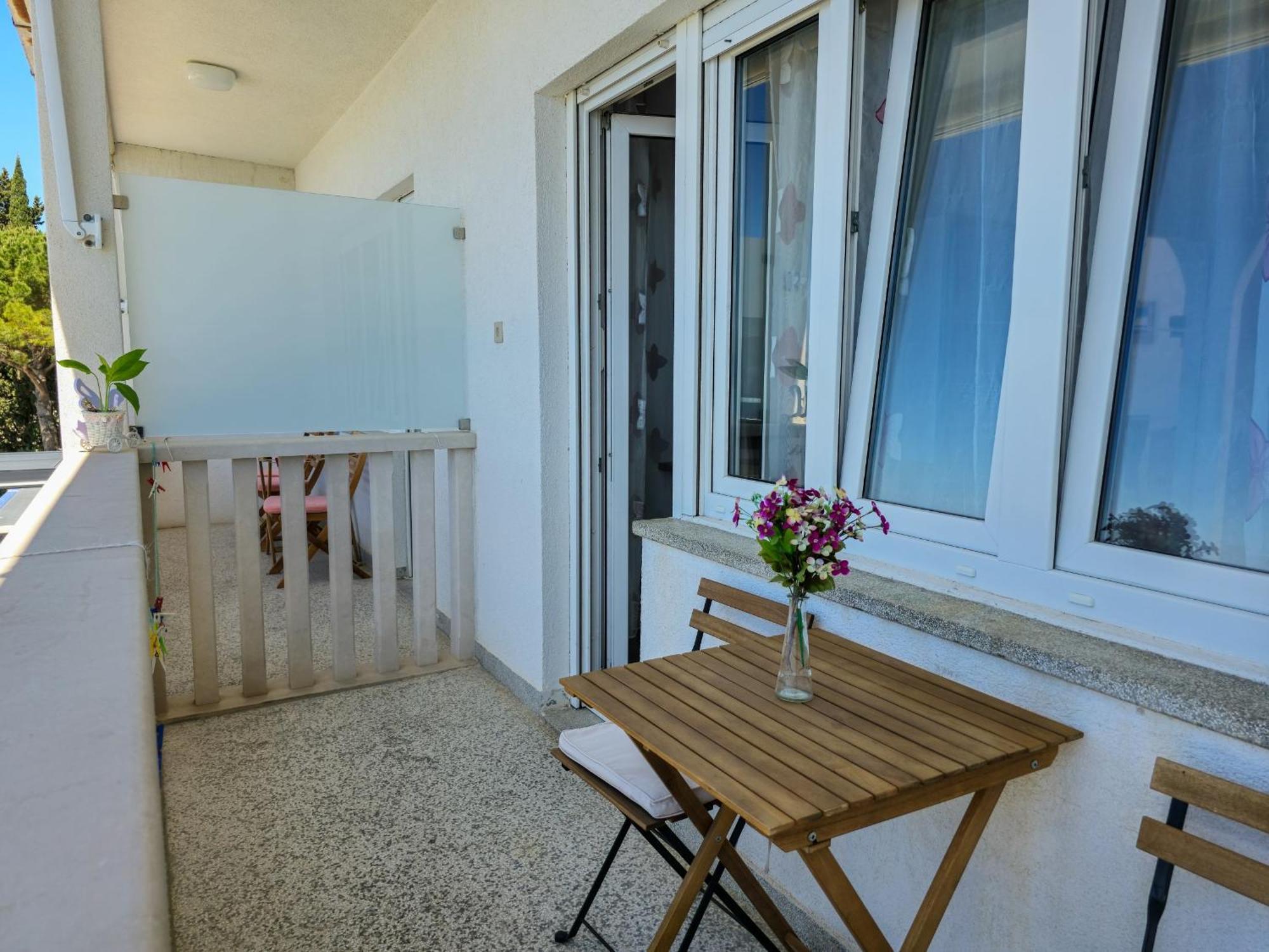 Apartments Neda Omiš Rom bilde