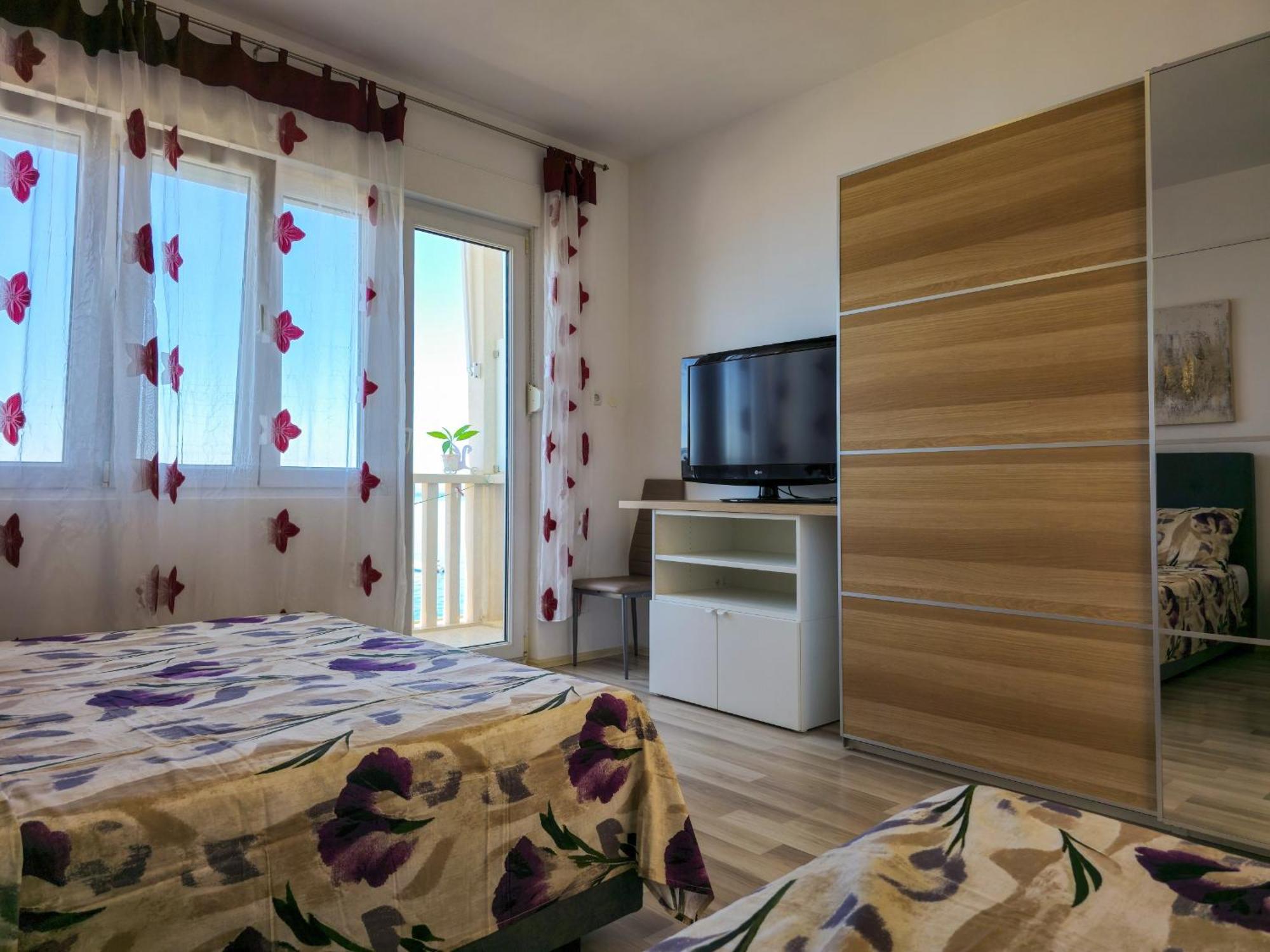 Apartments Neda Omiš Rom bilde