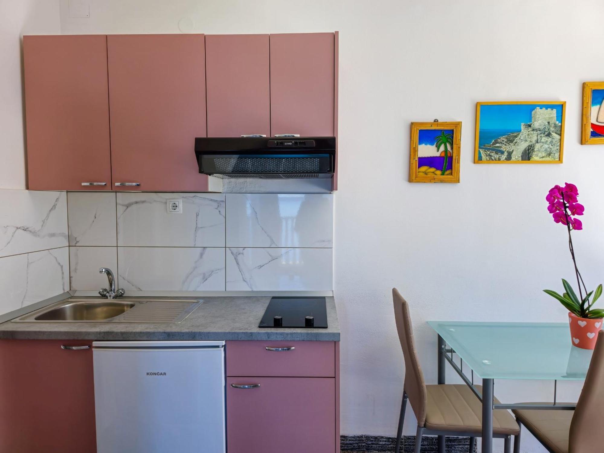 Apartments Neda Omiš Rom bilde